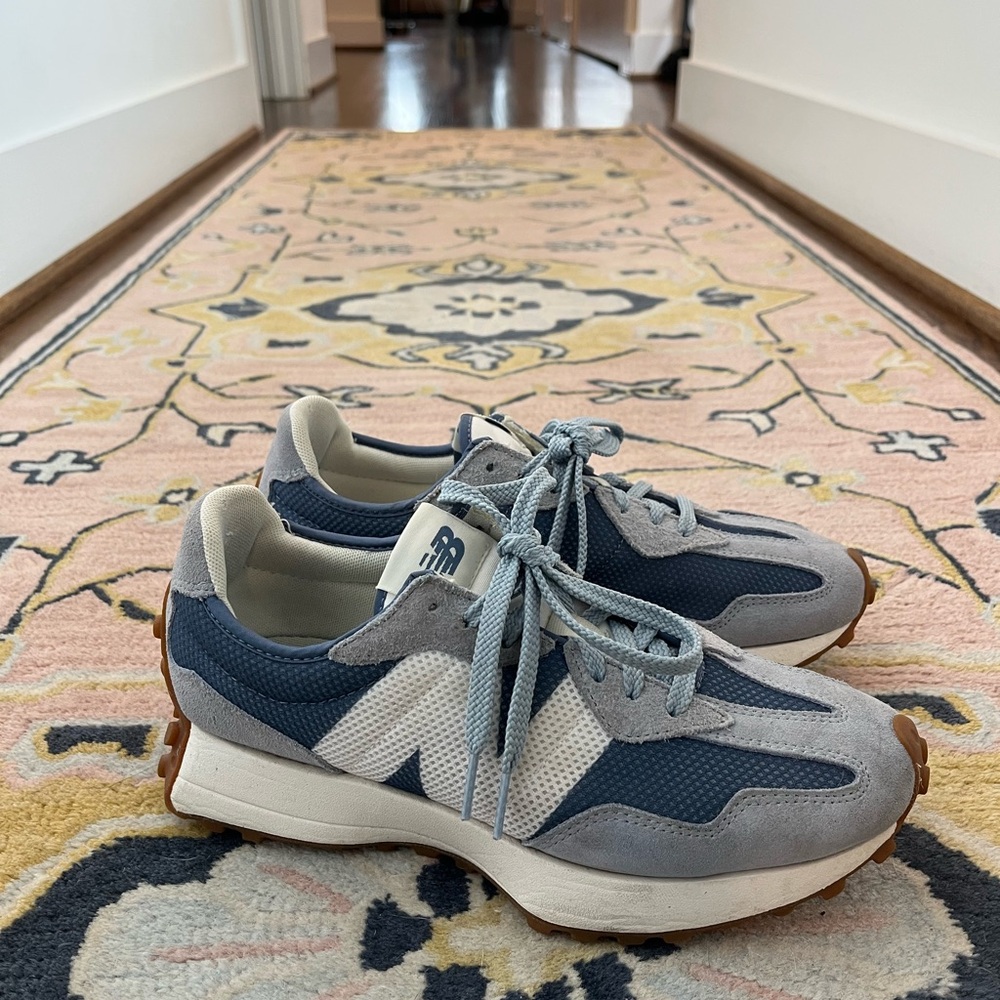 New Balance 327 tennis shoes